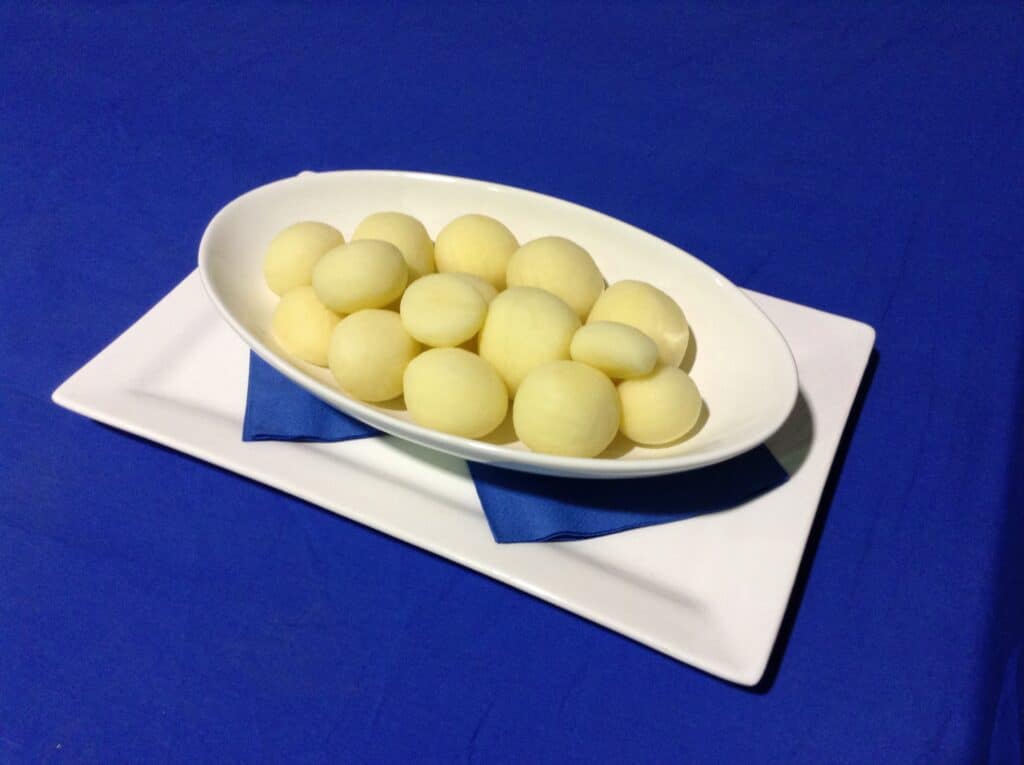 Potatoes Peeled Hand Trim 500g